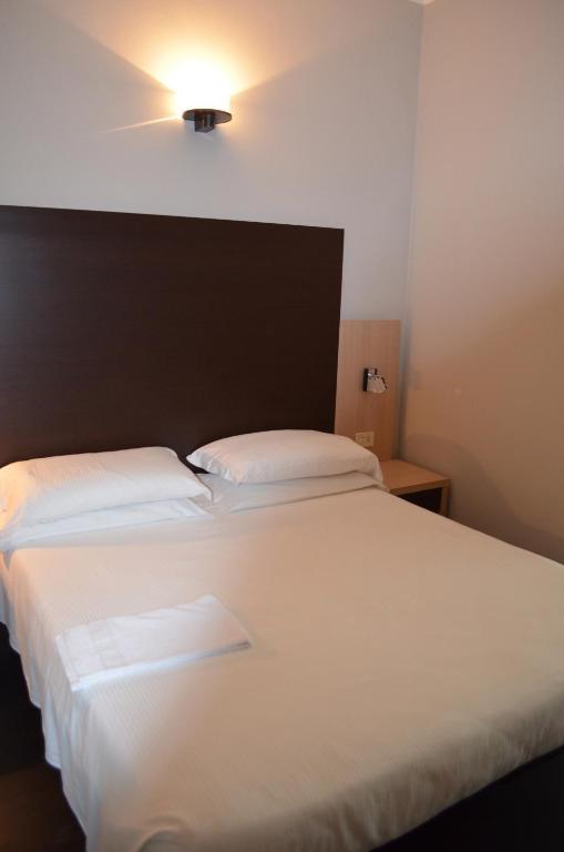 Hotel Aiglon Rimini Phòng bức ảnh
