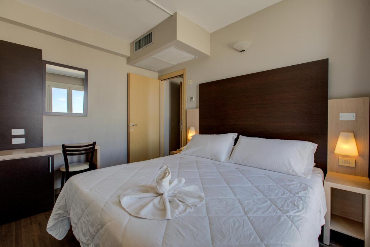 Hotel Aiglon Rimini Ngoại thất bức ảnh
