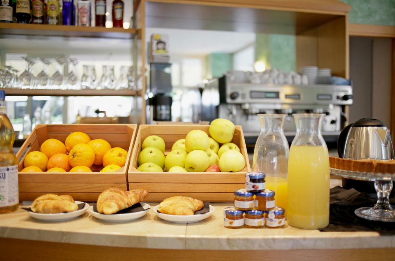 Hotel Aiglon Rimini Ngoại thất bức ảnh